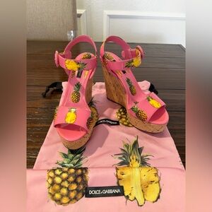 Dolce & Gabbana pink patent pineapple print cork platform wedge 6/36